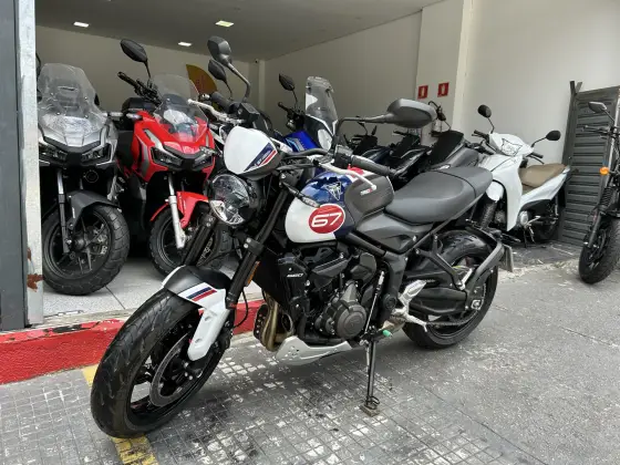 TRIUMPH TRIDENT 660 TRIPLE TRIBUTE EDITION 