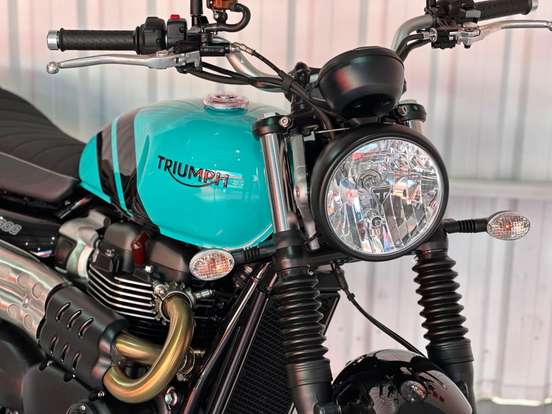 TRIUMPH-SCRAMBLER 900-2024
