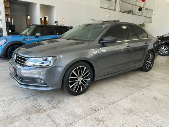 VOLKSWAGEN JETTA 2.0 TSI HIGHLINE 211CV GASOLINA 4P TIPTRONIC VOLKSWAGEN JETTA 2.0 TSI HIGHLINE 211CV GASOLINA 4P TIPTRONIC