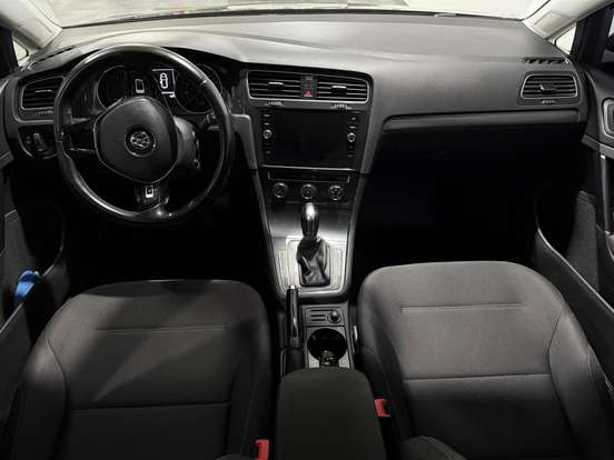 VOLKSWAGEN-GOLF-2018