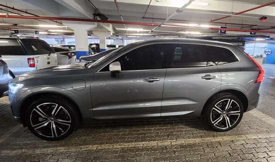 VOLVO-XC60-2019