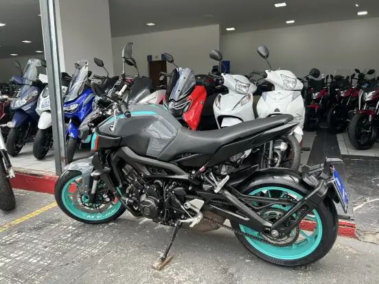 YAMAHA-MT-09-2023