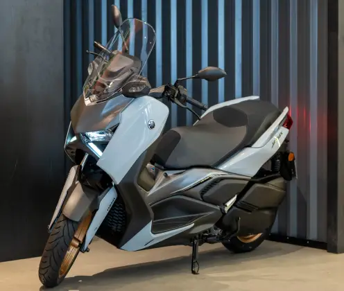 YAMAHA XMAX 300 CONNECTED ABS YAMAHA XMAX 300 CONNECTED ABS