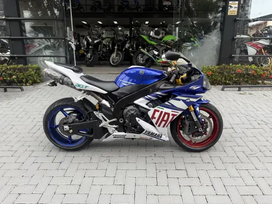 YAMAHA YZF R1 