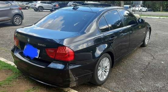 BMW-320i-2008
