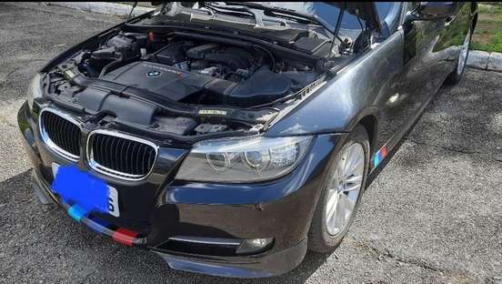 BMW-320i-2008