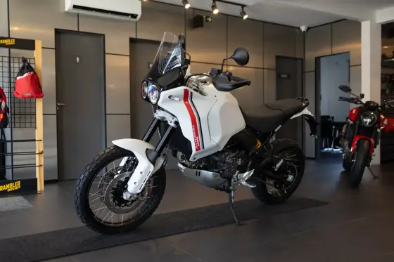 DUCATI DESERT X 