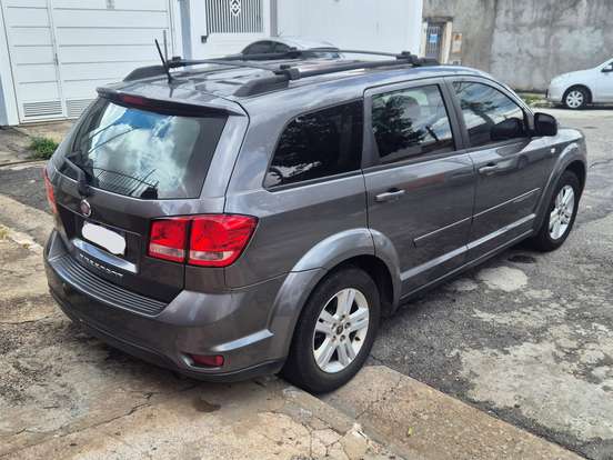FIAT-FREEMONT-2.4 PRECISION 16V GASOLINA 4P AUTOMÁTICO FIAT-FREEMONT-2012
