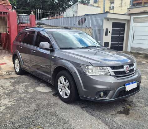 FIAT-FREEMONT-2012