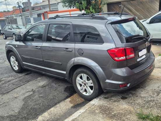 FIAT-FREEMONT-2.4 PRECISION 16V GASOLINA 4P AUTOMÁTICO FIAT-FREEMONT-2012