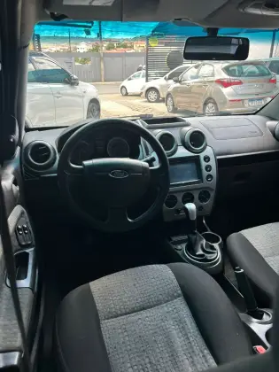 FORD FIESTA 1.6 MPI SEDAN 8V FLEX 4P MANUAL