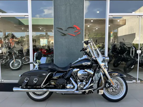 HARLEY-DAVIDSON ROAD KING CLASSIC 