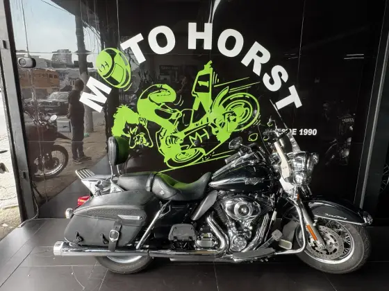 HARLEY-DAVIDSON ROAD KING CLASSIC 