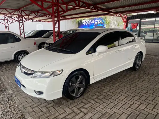 HONDA CIVIC 1.8 LXS 16V FLEX 4P AUTOMÁTICO HONDA CIVIC 1.8 LXS 16V FLEX 4P AUTOMÁTICO