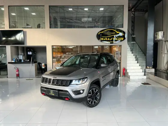 JEEP COMPASS 2.0 16V DIESEL TRAILHAWK 4X4 AUTOMÁTICO JEEP COMPASS 2.0 16V DIESEL TRAILHAWK 4X4 AUTOMÁTICO