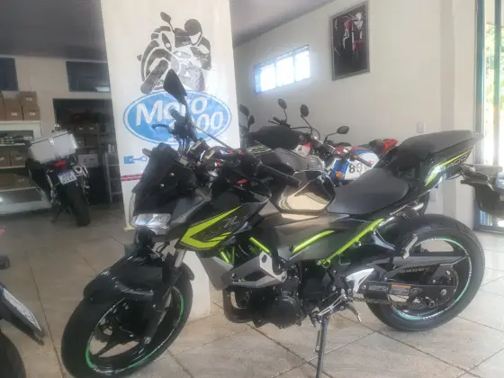 KAWASAKI Z400 