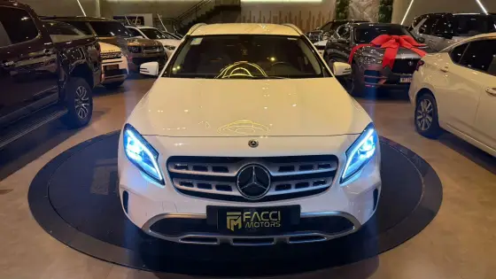 MERCEDES-BENZ GLA 200 1.6 CGI FLEX ADVANCE 7G-DCT