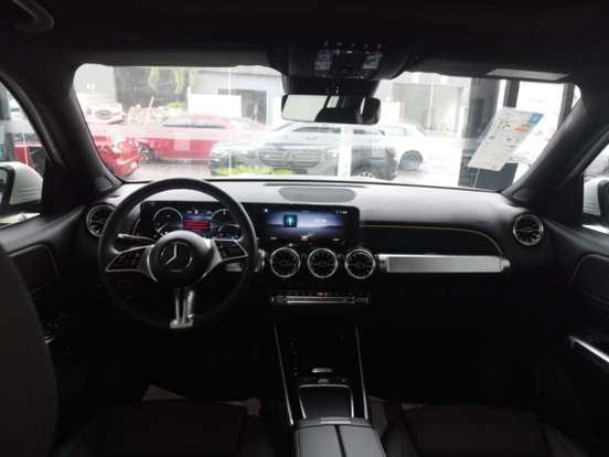 MERCEDES-BENZ-GLB 220-2.0 MHEV PROGRESSIVE 4MATIC 8G-DCT MERCEDES-BENZ-GLB 220-2025