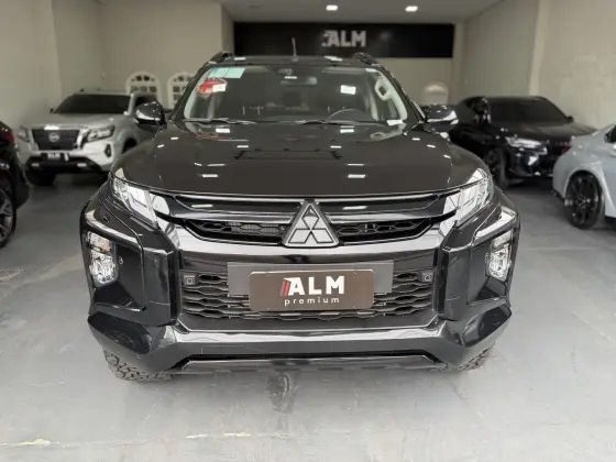 MITSUBISHI L200 TRITON 2.4 16V TURBO DIESEL SPORT HPE-S CD 4P 4X4 AUTOMÁTICO