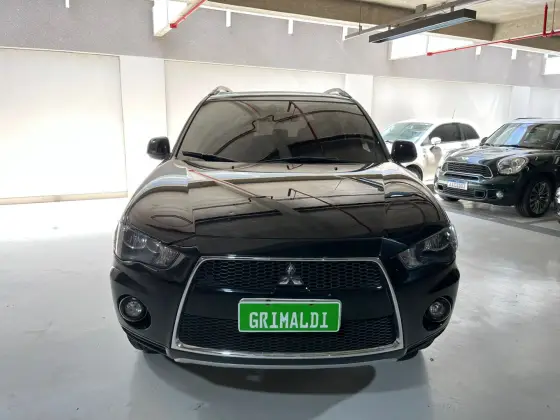 MITSUBISHI OUTLANDER 3.0 4X4 V6 24V GASOLINA 4P AUTOMÁTICO
