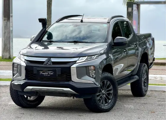 MITSUBISHI TRITON 2.4 BITURBO DIESEL CD HPE 4X4 AUTOMÁTICO MITSUBISHI TRITON 2.4 BITURBO DIESEL CD HPE 4X4 AUTOMÁTICO