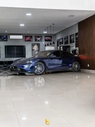 PORSCHE TAYCAN TURBO ELÉTRICO