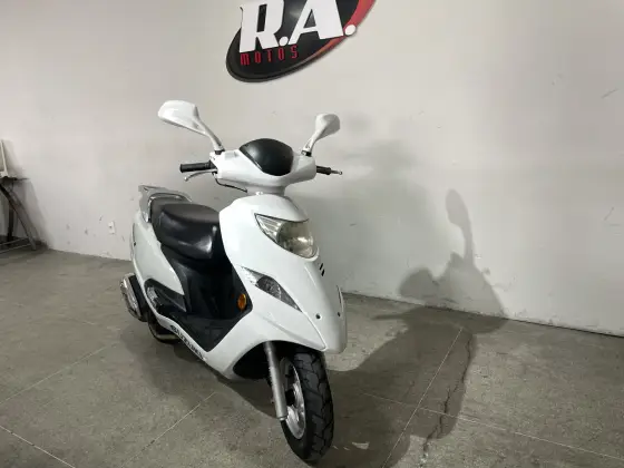 SUZUKI BURGMAN i SUZUKI BURGMAN i