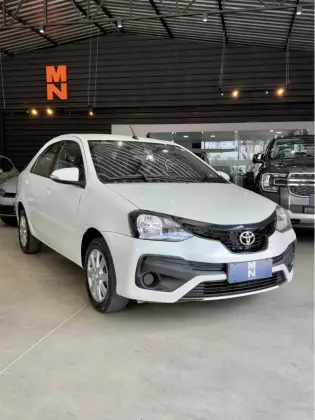 TOYOTA ETIOS 1.5 X PLUS SEDAN 16V FLEX 4P AUTOMÁTICO