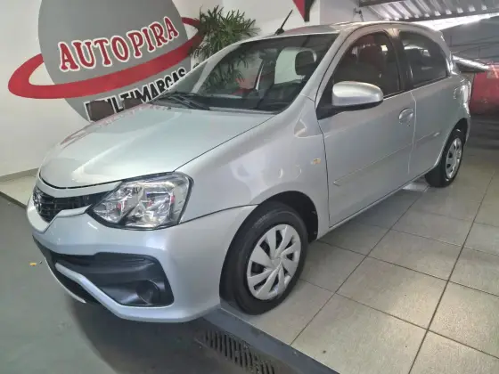 TOYOTA ETIOS 1.5 XS 16V FLEX 4P AUTOMÁTICO TOYOTA ETIOS 1.5 XS 16V FLEX 4P AUTOMÁTICO
