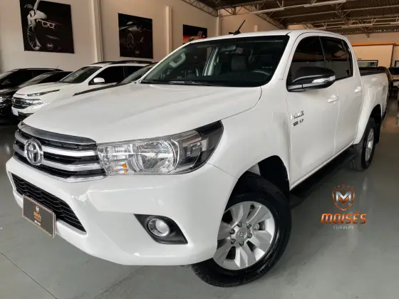 TOYOTA HILUX 2.7 SR 4X2 CD 16V FLEX 4P AUTOMÁTICO TOYOTA HILUX 2.7 SR 4X2 CD 16V FLEX 4P AUTOMÁTICO