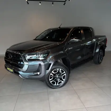 TOYOTA HILUX 2.8 D-4D TURBO DIESEL CD SRX PLUS 4X4 AUTOMÁTICO
