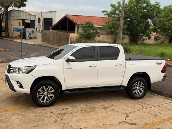 TOYOTA HILUX 2.8 SRV 4X4 CD 16V DIESEL 4P AUTOMÁTICO
