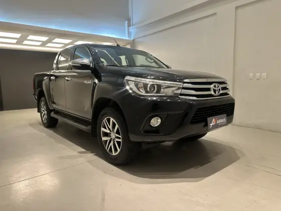 TOYOTA HILUX 2.8 SRX 4X4 CD 16V DIESEL 4P AUTOMÁTICO TOYOTA HILUX 2.8 SRX 4X4 CD 16V DIESEL 4P AUTOMÁTICO
