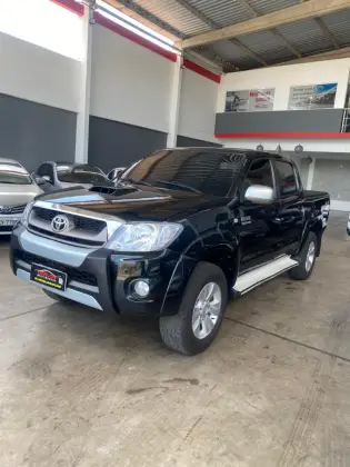 TOYOTA HILUX 3.0 SRV 4X4 CD 16V TURBO INTERCOOLER DIESEL 4P AUTOMÁTICO TOYOTA HILUX 3.0 SRV 4X4 CD 16V TURBO INTERCOOLER DIESEL 4P AUTOMÁTICO