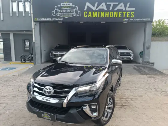TOYOTA HILUX SW4 2.8 SRX 4X4 16V TURBO INTERCOOLER DIESEL 4P AUTOMÁTICO