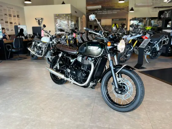 TRIUMPH BONNEVILLE T100 900 TRIUMPH BONNEVILLE T100 900