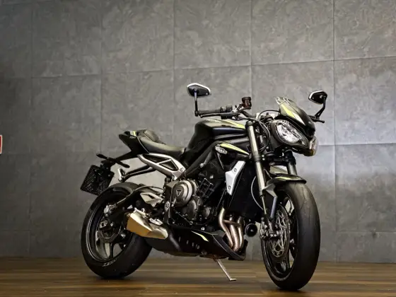 TRIUMPH STREET TRIPLE 765 RS 
