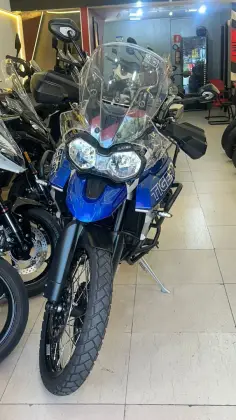 TRIUMPH TIGER 800 XCX TRIUMPH TIGER 800 XCX