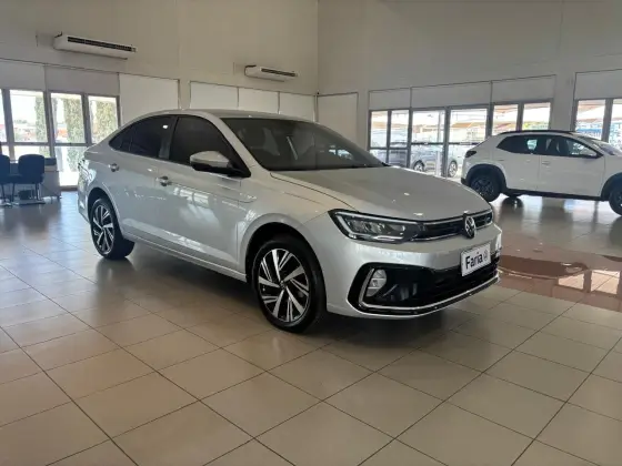 VOLKSWAGEN VIRTUS 1.0 200 TSI HIGHLINE AUTOMÁTICO