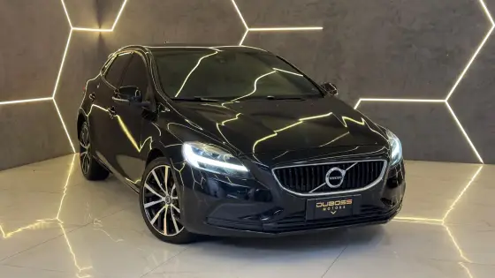 VOLVO V40 2.0 T4 MOMENTUM GASOLINA 4P AUTOMÁTICO