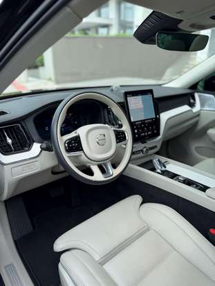 VOLVO-XC60-2025