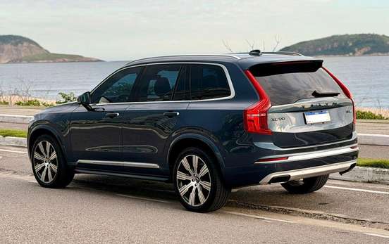 VOLVO-XC90-2019