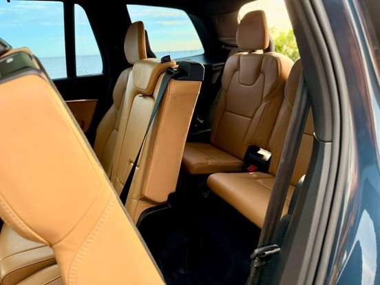 VOLVO-XC90-2019