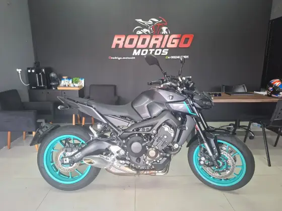 YAMAHA MT-09 