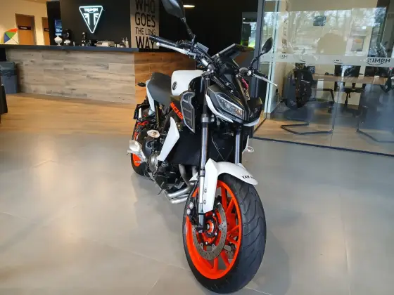 YAMAHA MT-09 