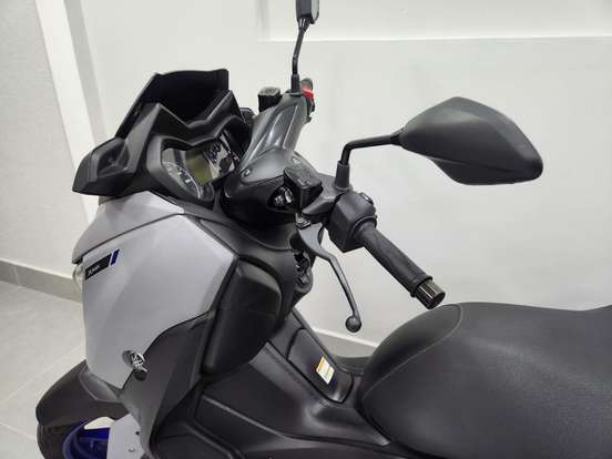 YAMAHA-XMAX ABS-2022