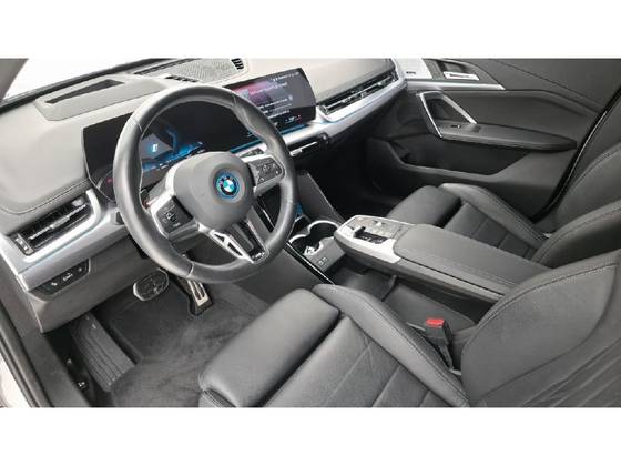 /en/city/cate-car-used-car/bmw-ix1-2024-electric-xdrive30-m-sport-41524891653113856/-10