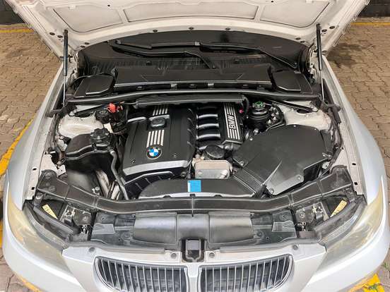 BMW-325i-2010