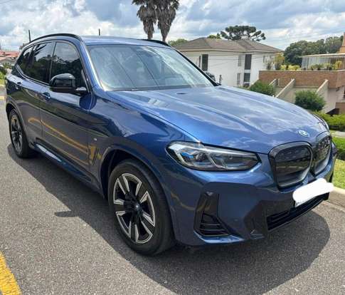 BMW-iX3-2022