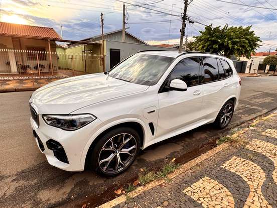 BMW-X5-3.0 I6 TURBO HÍBRIDO XDRIVE45E M SPORT AUTOMÁTICO BMW-X5-2022